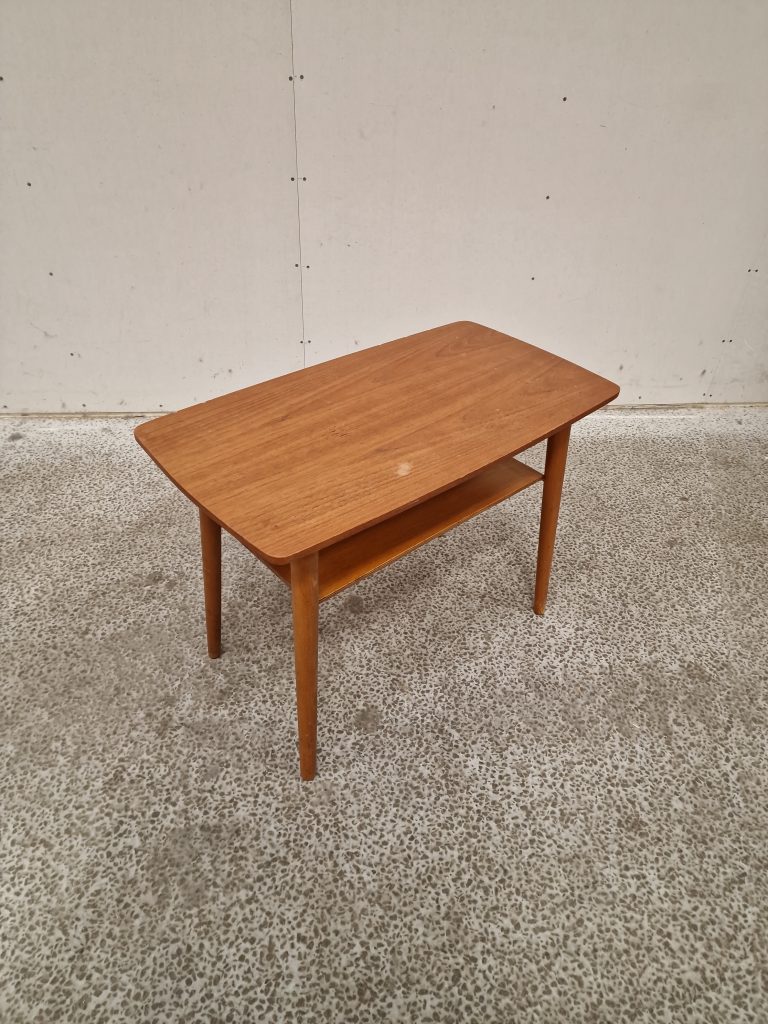 Sidebord/sofabord med hylde, teak