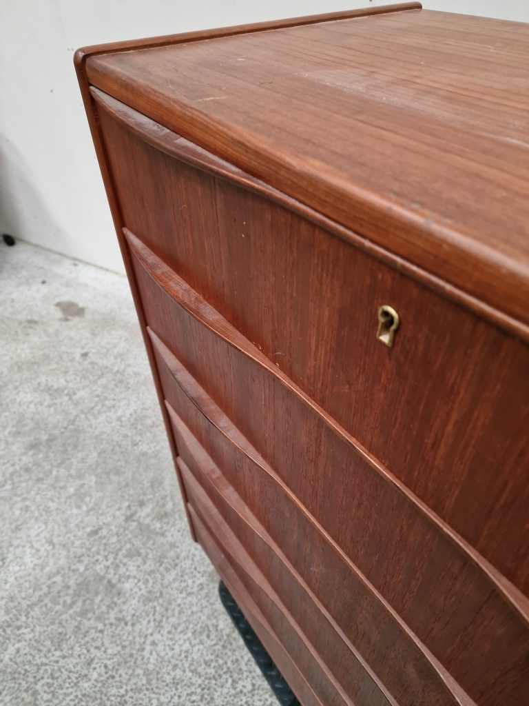 Kommode med seks skuffer, teak