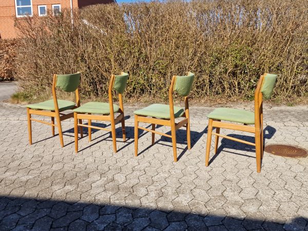 Fire spisestole med grøn polstring, til ombetrækning - Image 7