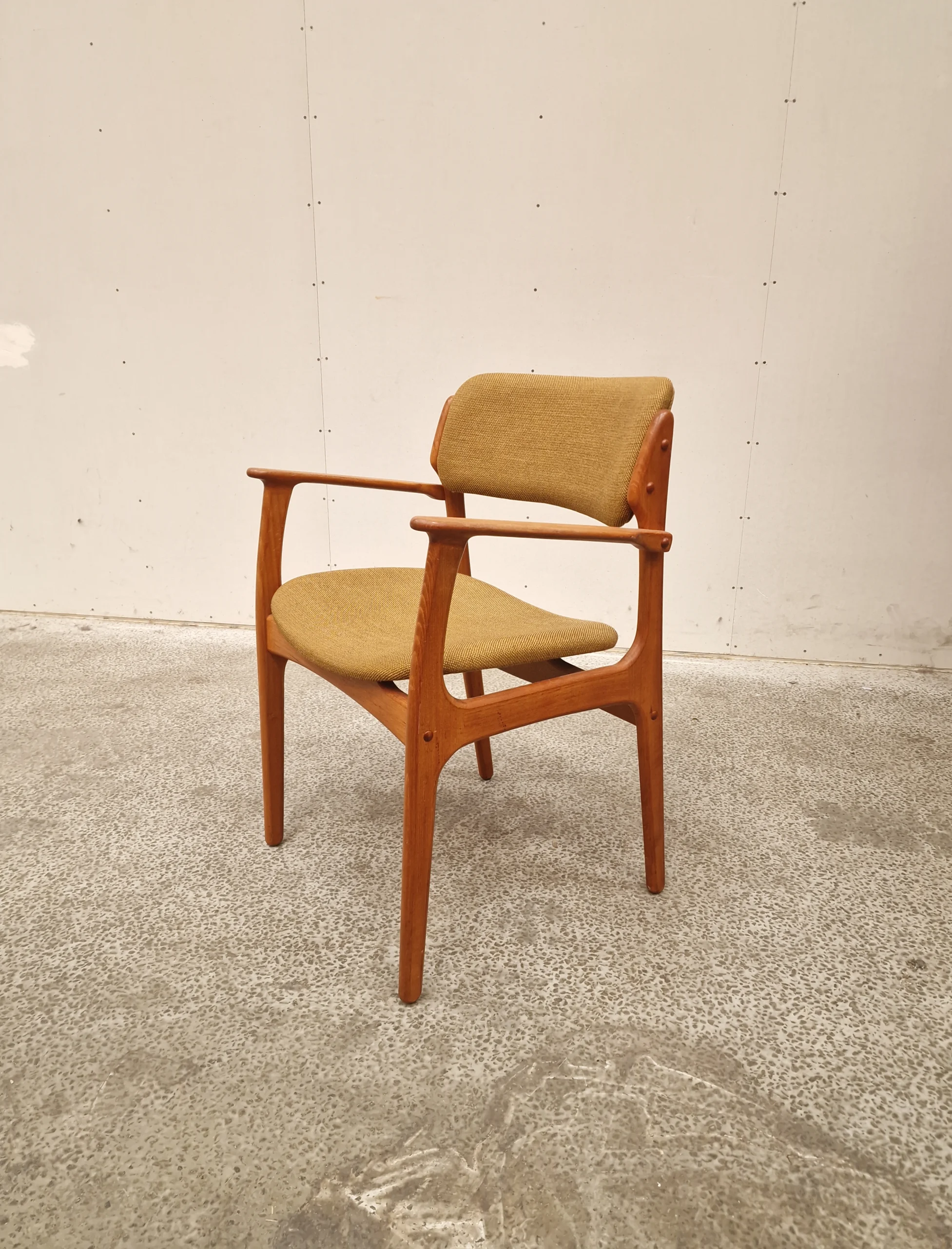 Armstol, Erik Buch model OD-50, teak