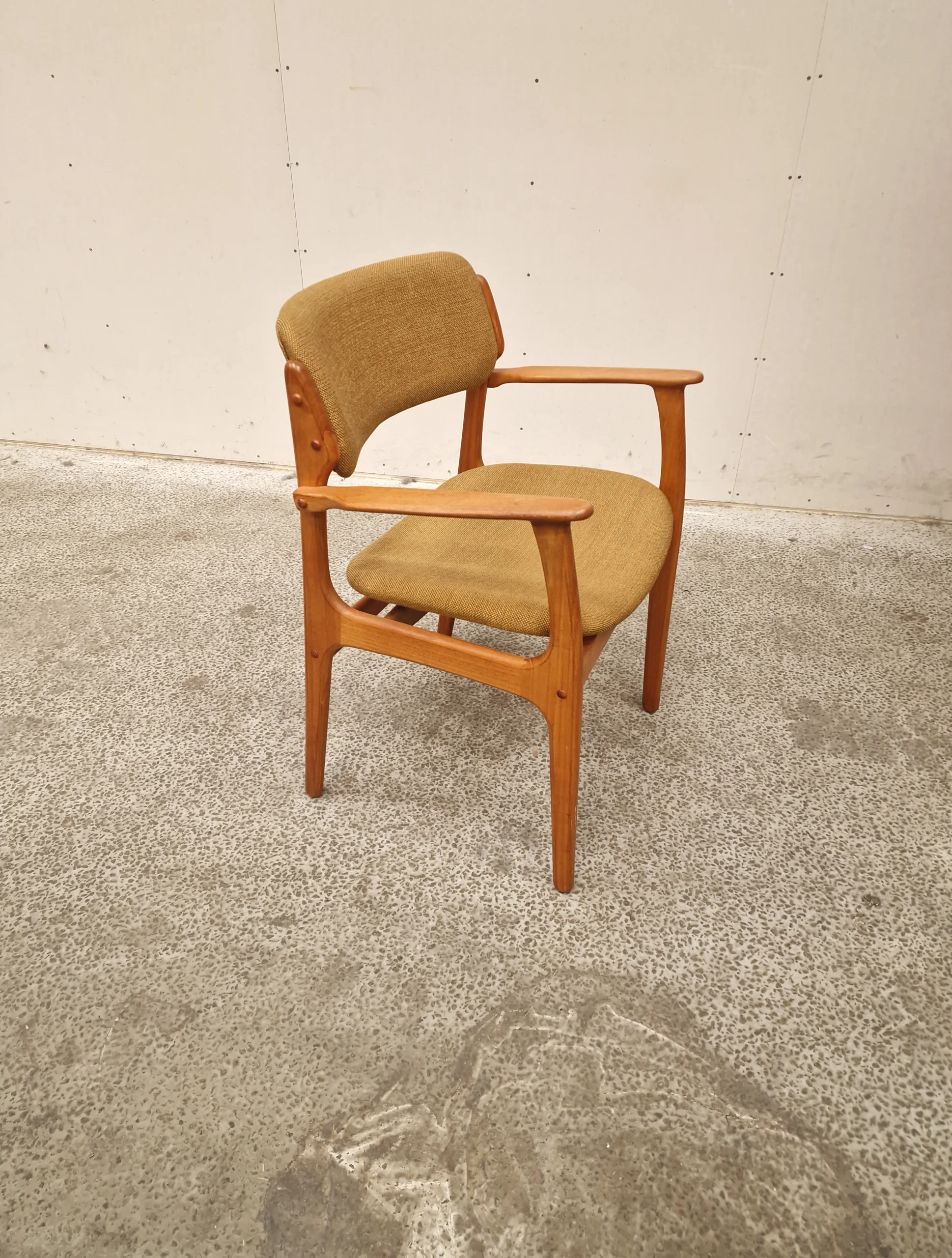 Armstol, Erik Buch model OD-50, teak