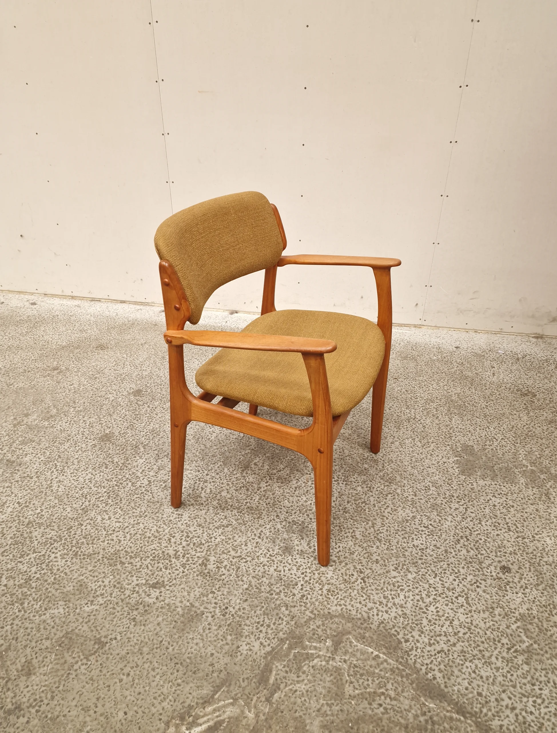 Armstol, Erik Buch model OD-50, teak