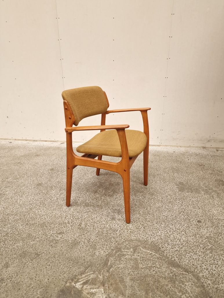 Armstol, Erik Buch model OD-50, teak