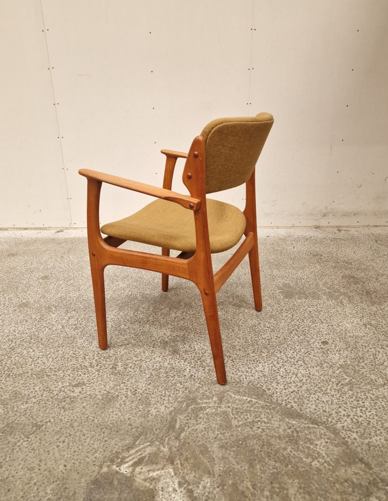 Armstol, Erik Buch model OD-50, teak