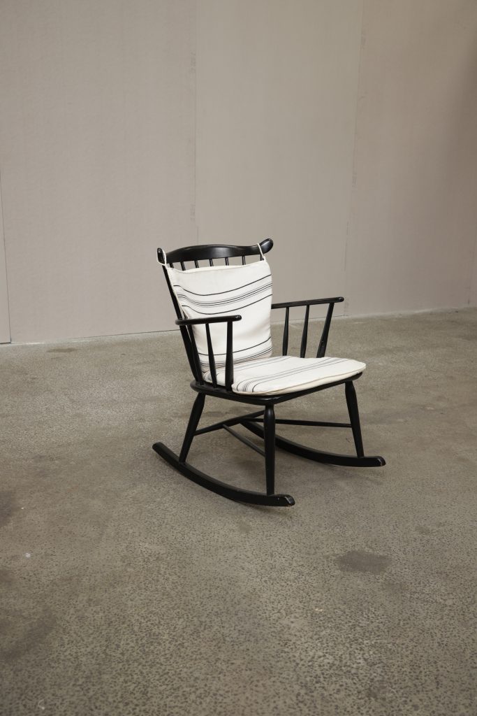 Gyngestol af Th. Harlev for Farstrup Møbelfabrik, model 181