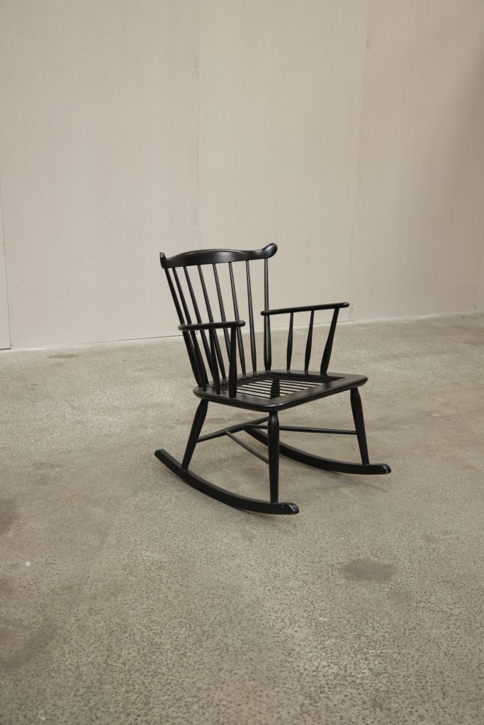 Gyngestol af Th. Harlev for Farstrup Møbelfabrik, model 181