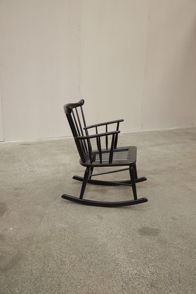 Gyngestol af Th. Harlev for Farstrup Møbelfabrik, model 181