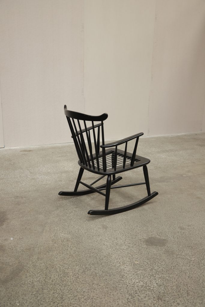 Gyngestol af Th. Harlev for Farstrup Møbelfabrik, model 181