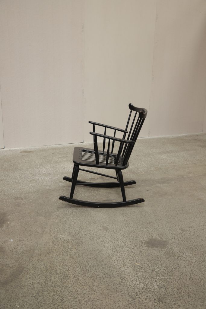 Gyngestol af Th. Harlev for Farstrup Møbelfabrik, model 181