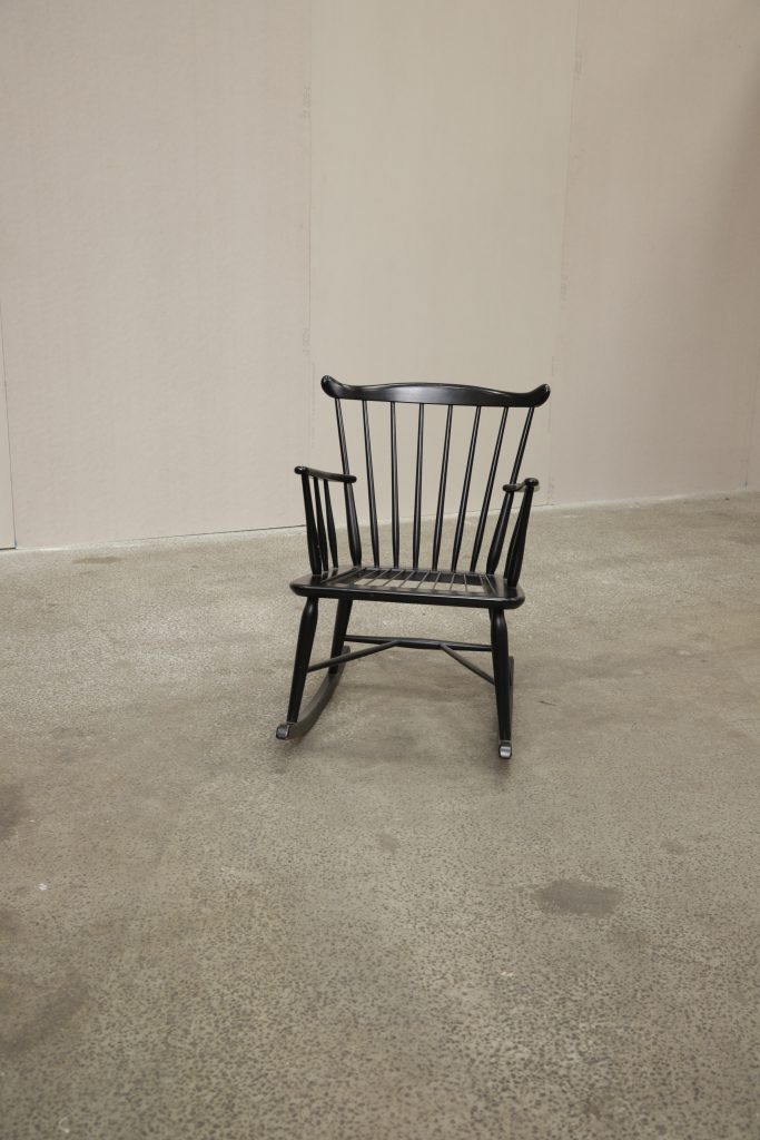 Gyngestol af Th. Harlev for Farstrup Møbelfabrik, model 181