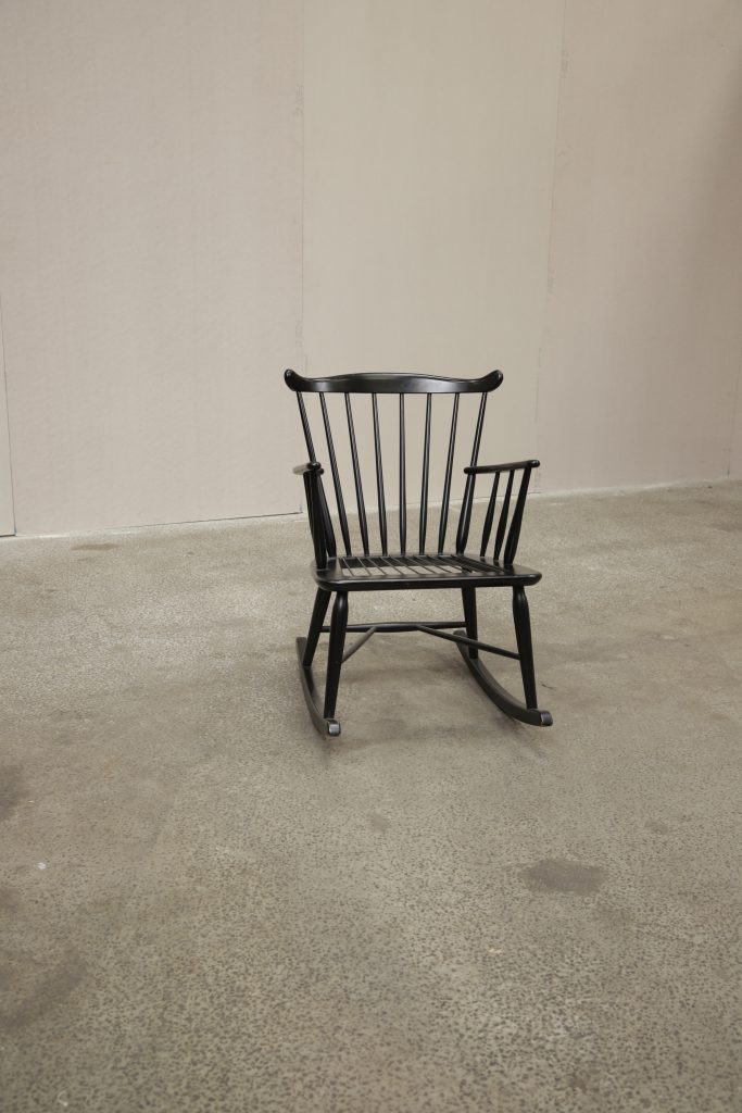 Gyngestol af Th. Harlev for Farstrup Møbelfabrik, model 181