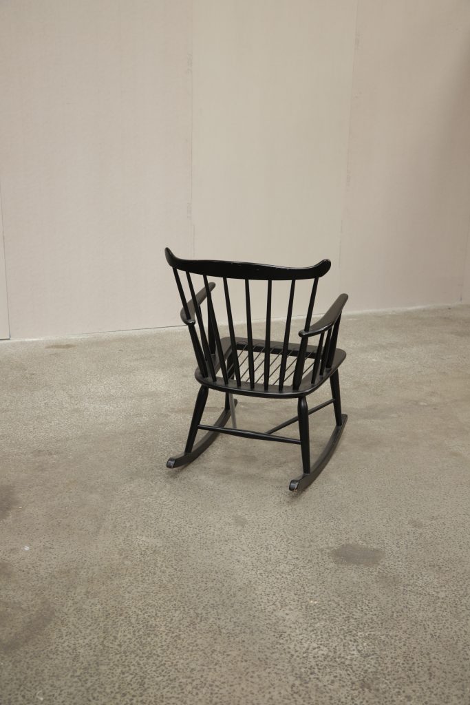 Gyngestol af Th. Harlev for Farstrup Møbelfabrik, model 181