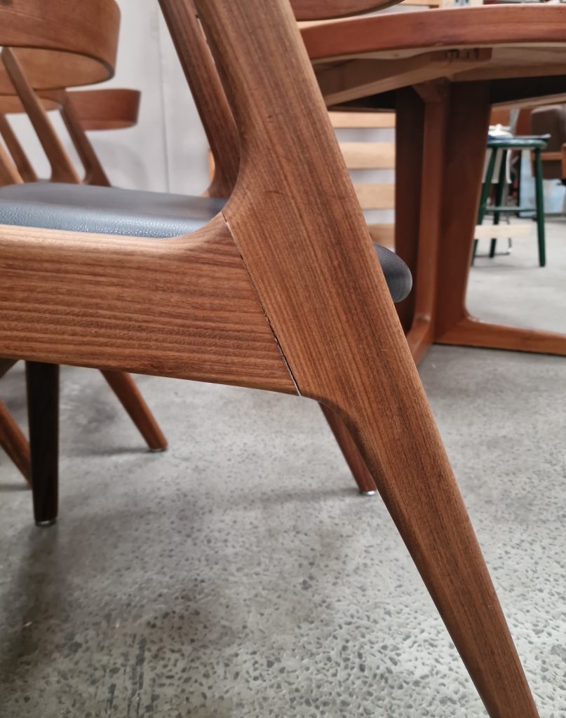 Seks spisestole i teak med buet rygstykke, Kai Kristiansen Firechair/T21, Korup stolefabrik