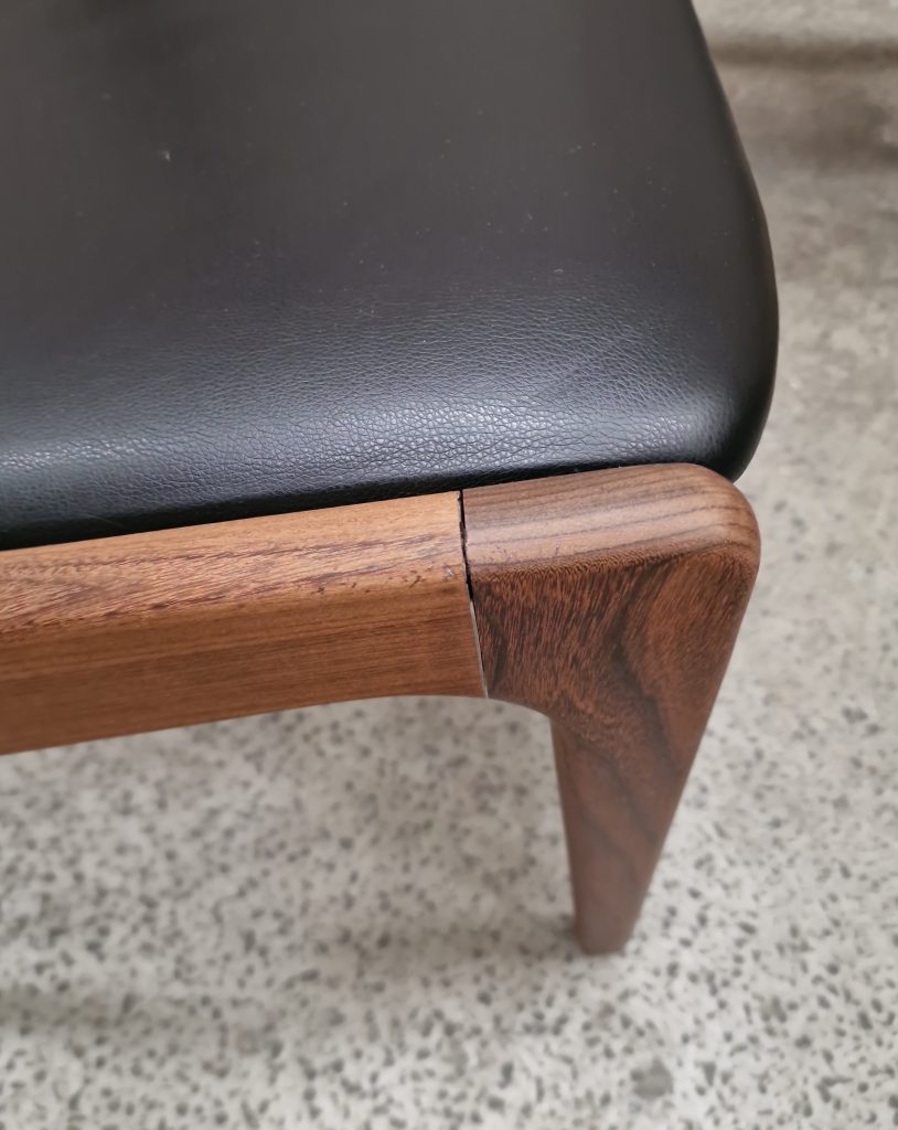 Seks spisestole i teak med buet rygstykke, Kai Kristiansen Firechair/T21, Korup stolefabrik
