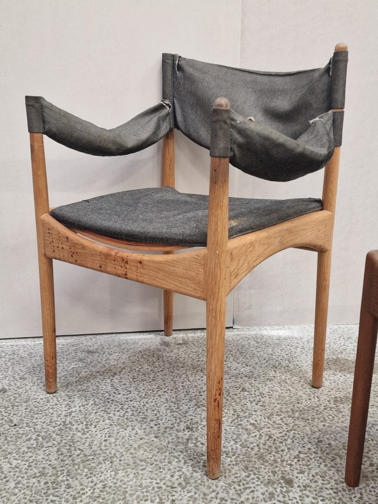 Fire spisestole, egetræ, Kristian Vedel model Modus