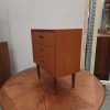 Lille kommode med tre skuffer, teak