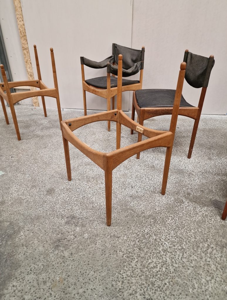 Fire spisestole, egetræ, Kristian Vedel model Modus