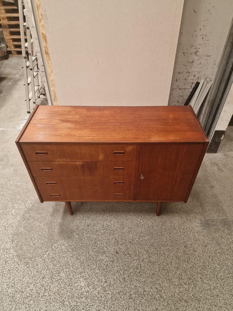 Skænk med skuffer og skab, teak