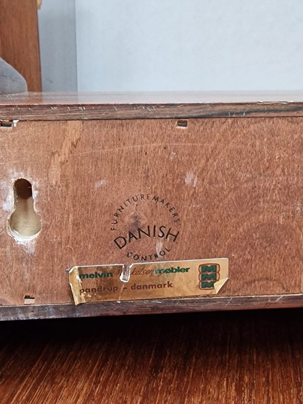 Svævende sengebord/hylde i palisander, med skuffe. Produceret af Melvin Mikkelsen Møbler i Pandrup - Image 7