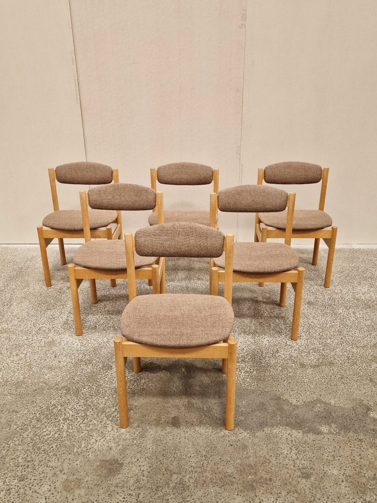 6 spisestole i massiv egetræ, Jørgen Bækmark FDB, model J85