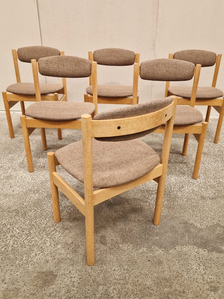 6 spisestole i massiv egetræ, Jørgen Bækmark FDB, model J85