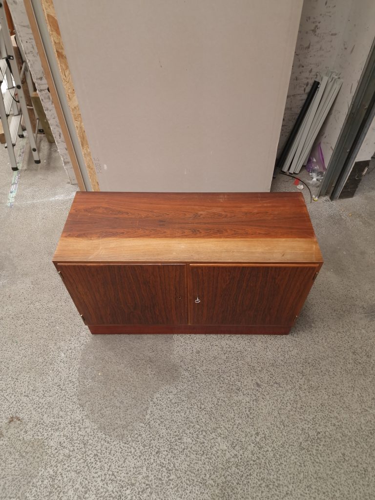 Skænk, palisander, Hundevad