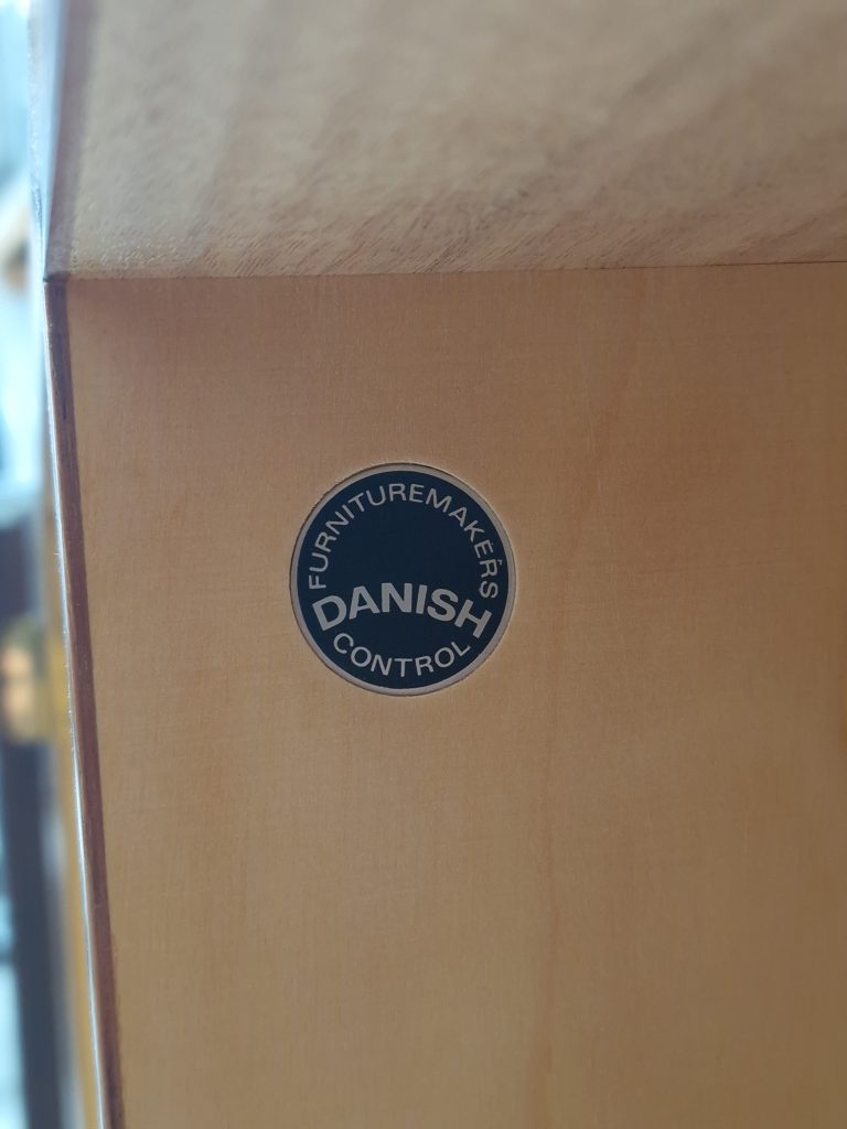 Skænk, palisander, Hundevad