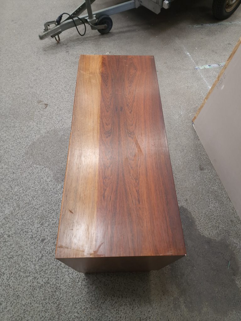 Skænk, palisander, Hundevad