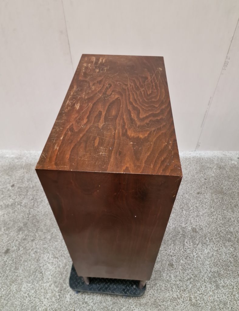 Kommode, seks skuffer, på stel, egetræ