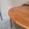 Rundt teak spisebord med to tillægsplader, Skovby