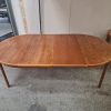 Rundt teak spisebord med to tillægsplader, Skovby