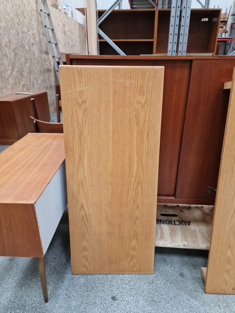 Rundt spisebord med to tillægsplader, finéret egetræ, CJ Rosengaarden