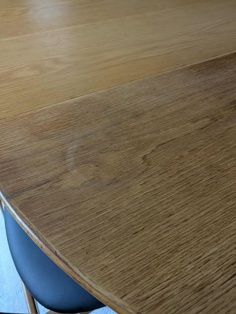 Rundt spisebord med to tillægsplader, finéret egetræ, CJ Rosengaarden