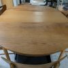 Rundt spisebord med to tillægsplader, finéret egetræ, CJ Rosengaarden
