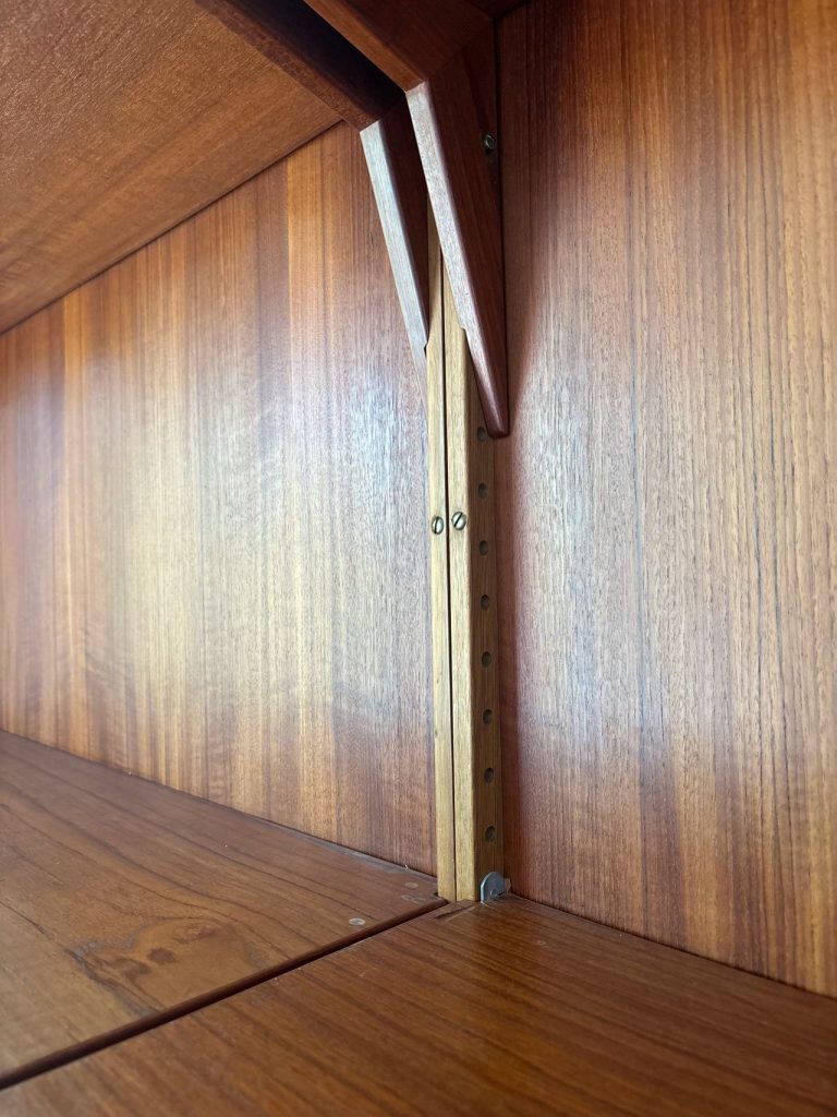 Vangereol med skabe, hylder og vanger, teak, Hansen & Guldberg