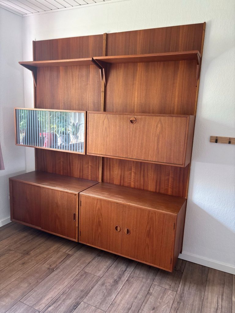 Vangereol med skabe, hylder og vanger, teak, Hansen & Guldberg