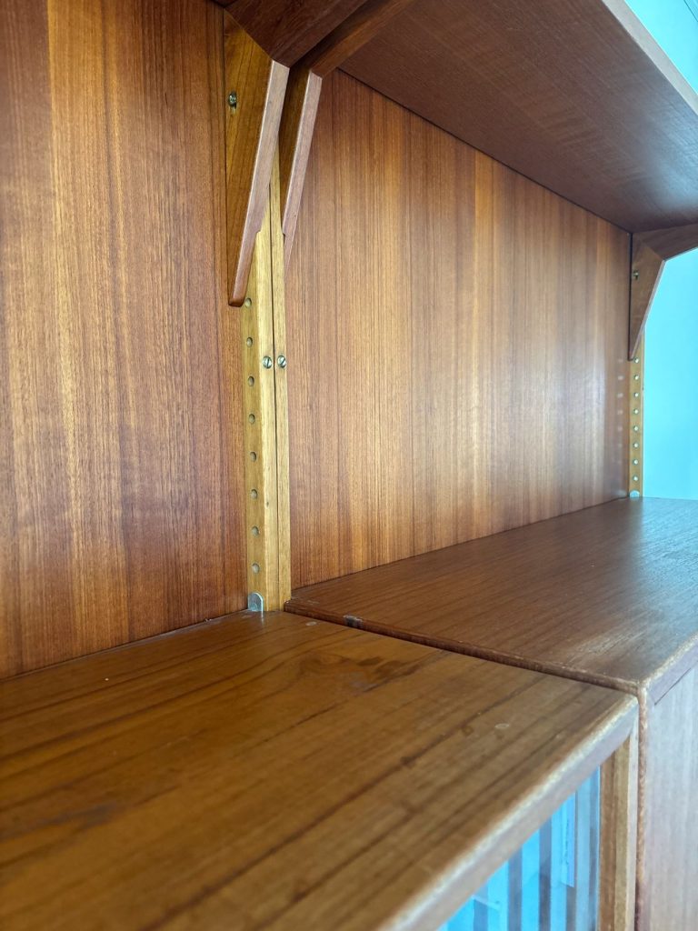 Vangereol med skabe, hylder og vanger, teak, Hansen & Guldberg