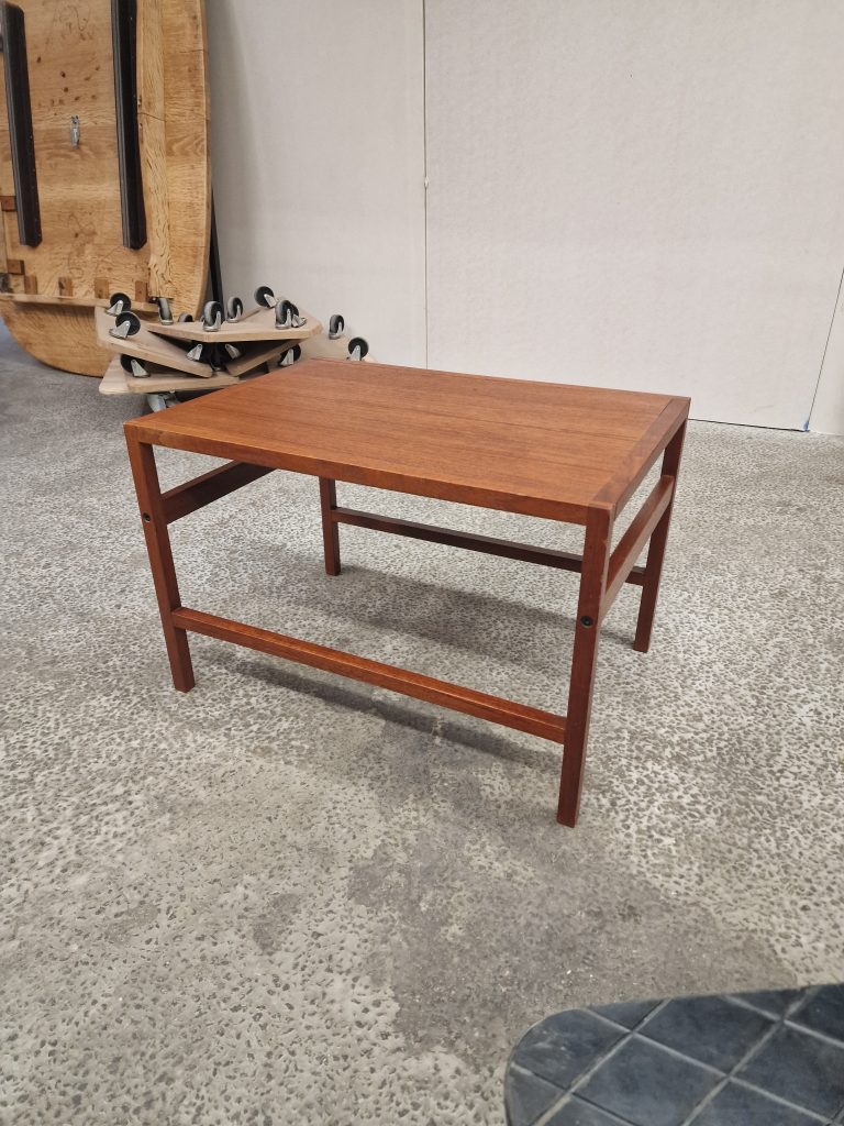 Sofabord, kantet, teak
