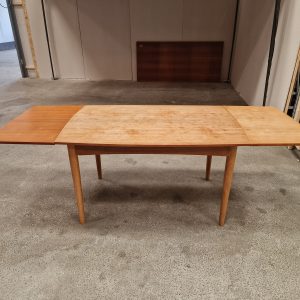 Spisebord med hollandsk udtræk, teak, bådformet