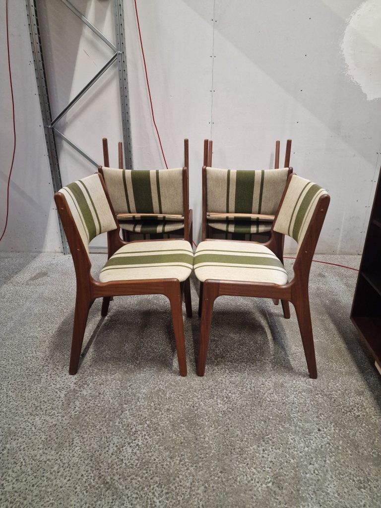 Seks spisestole, Erik Buch Model 89