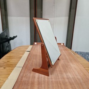 Vipbart spejl, teak