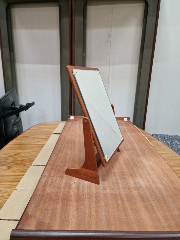 Vipbart spejl, teak