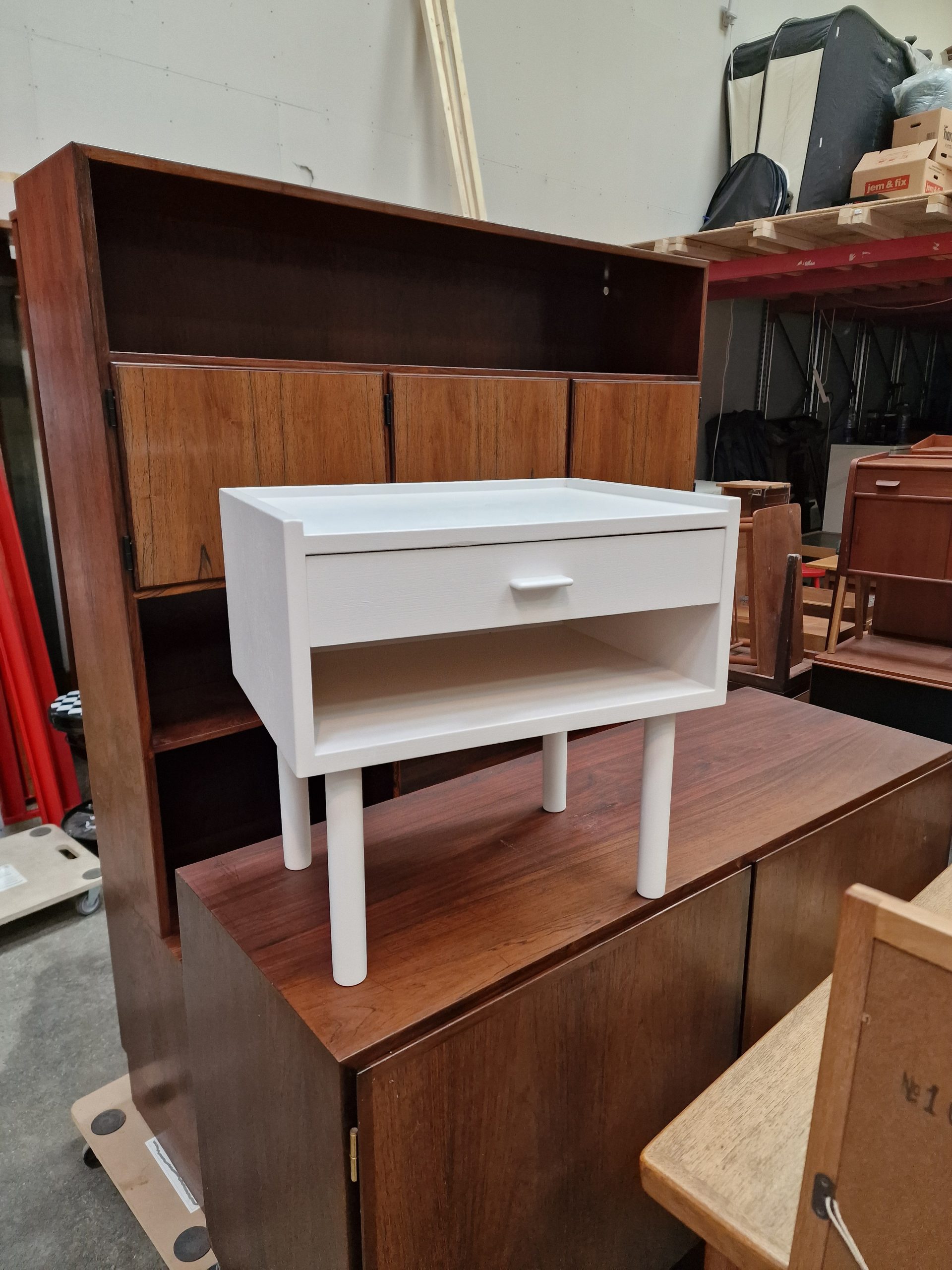 Sengebord, hvidmalet, Wegner/Illums Bolighus