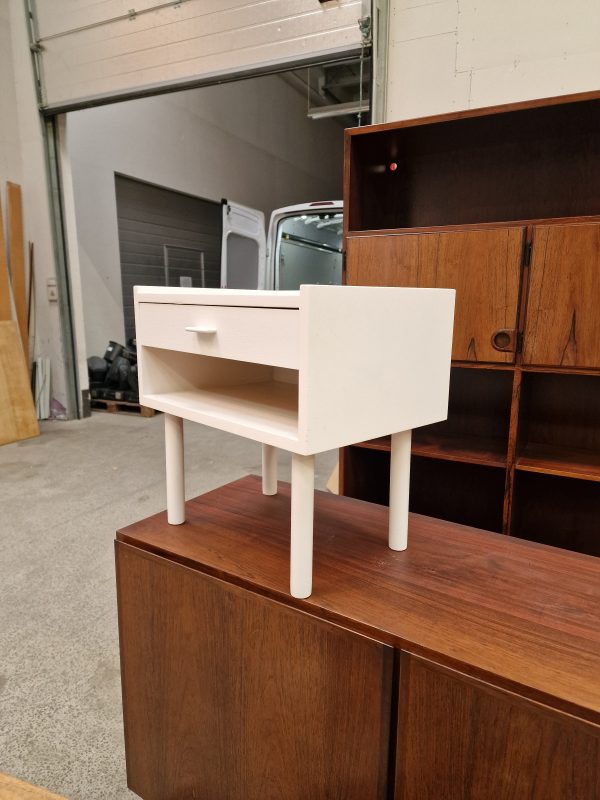 Sengebord, hvidmalet, Wegner/Illums Bolighus