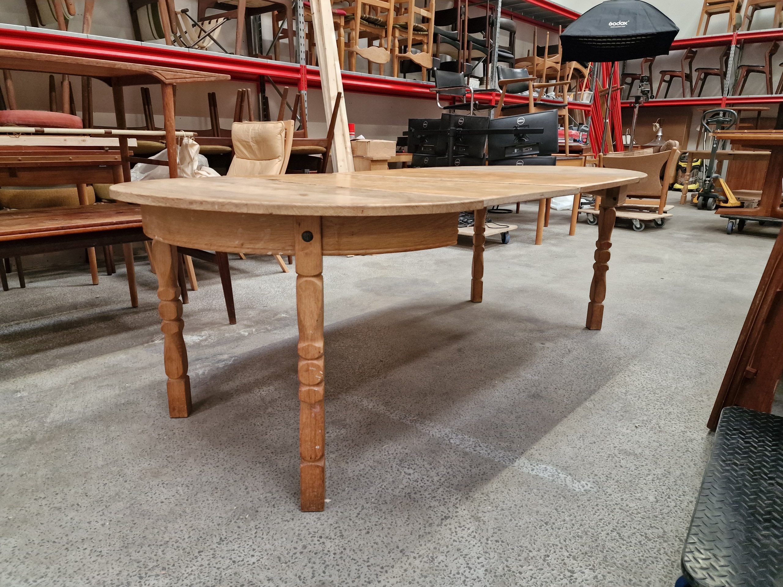 Rundt spisebord, massiv egetræ - Image 2