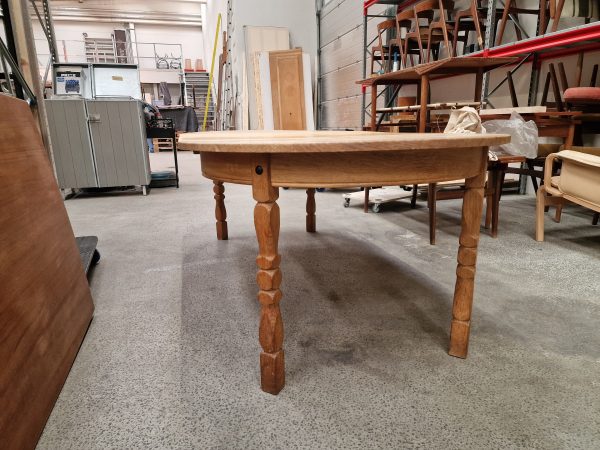 Rundt spisebord, massiv egetræ