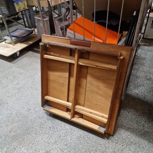 Kvadratisk spisebord i teak med hollandsk udtræk