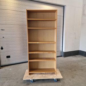 Bogreol i egetræ - Image 1