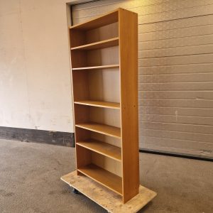 Bogreol i egetræ - Image 2