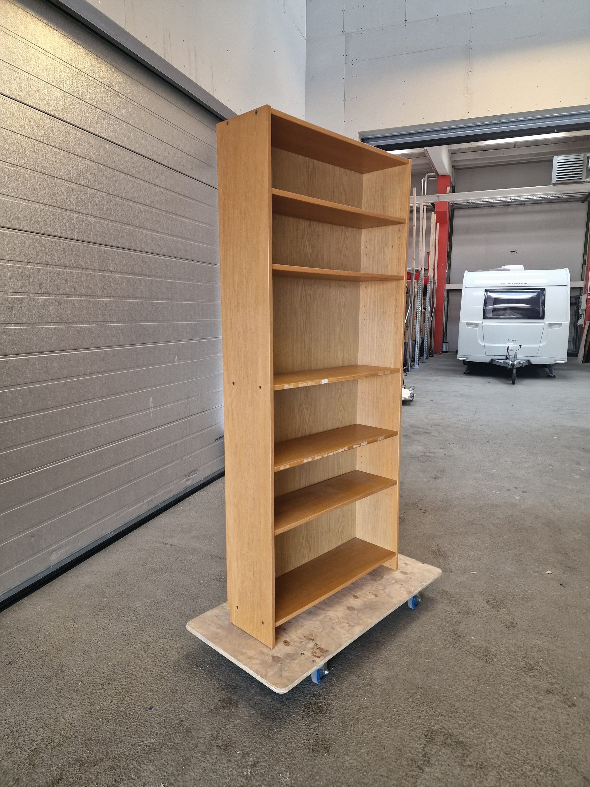 Bogreol i egetræ - Image 3